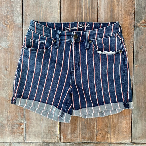 Universal Thread Shorts - Picture 1 of 2